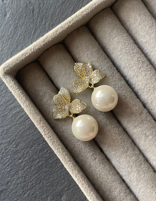 Amère Earrings
