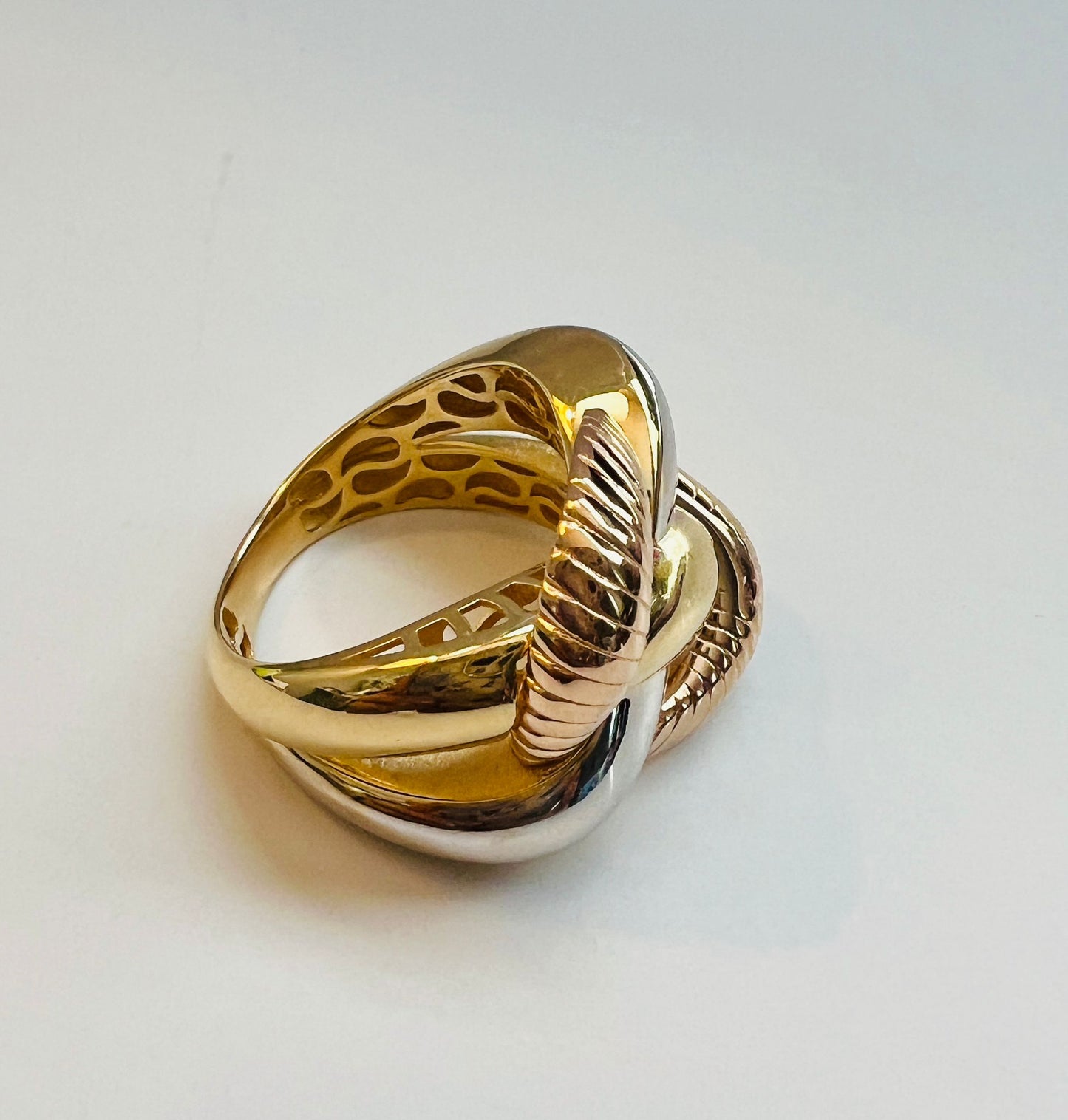 Twist 18k Ring